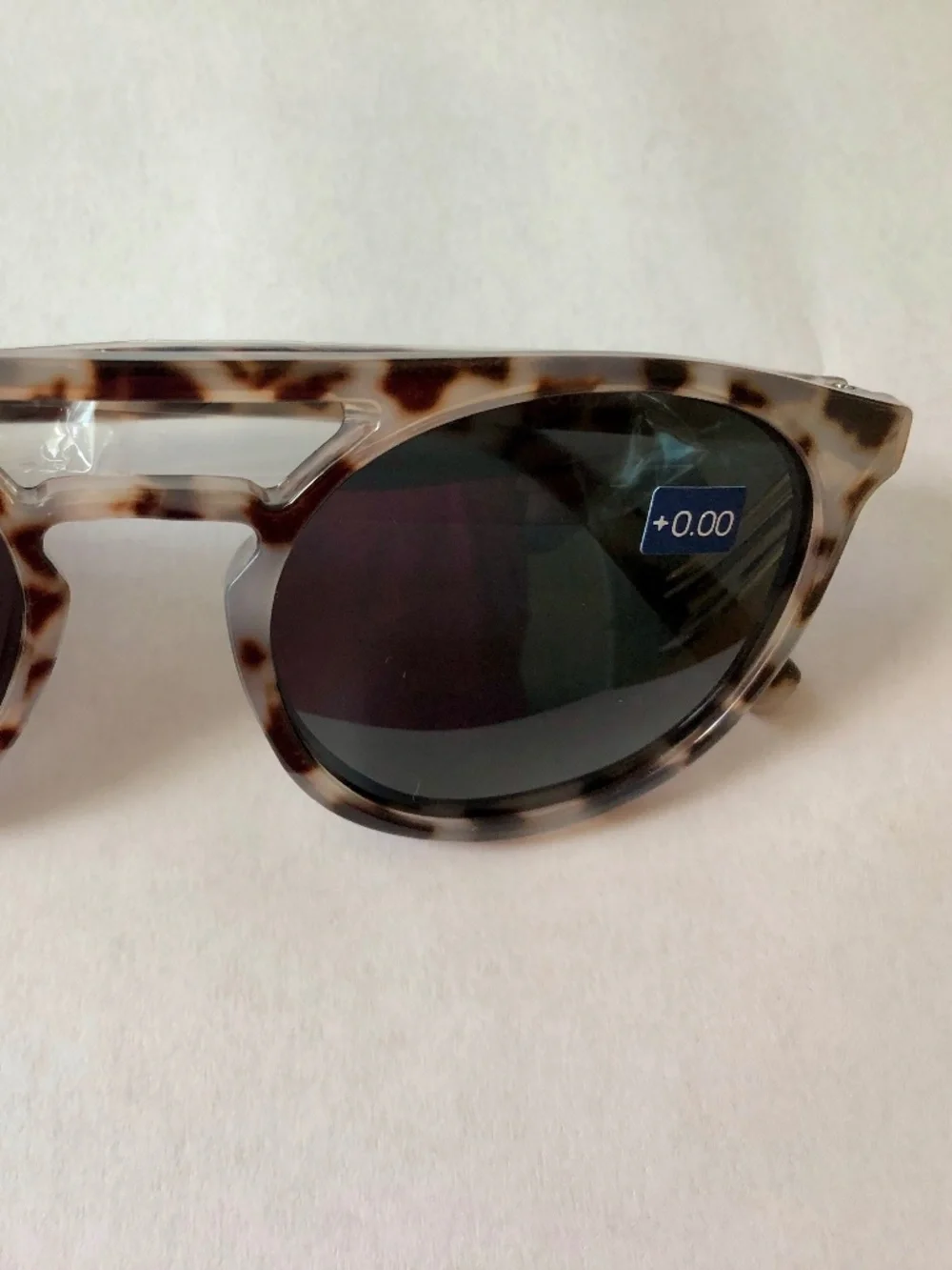 New Beach Vibes Peepers Gray Tortoise UV 400 Sunglasses